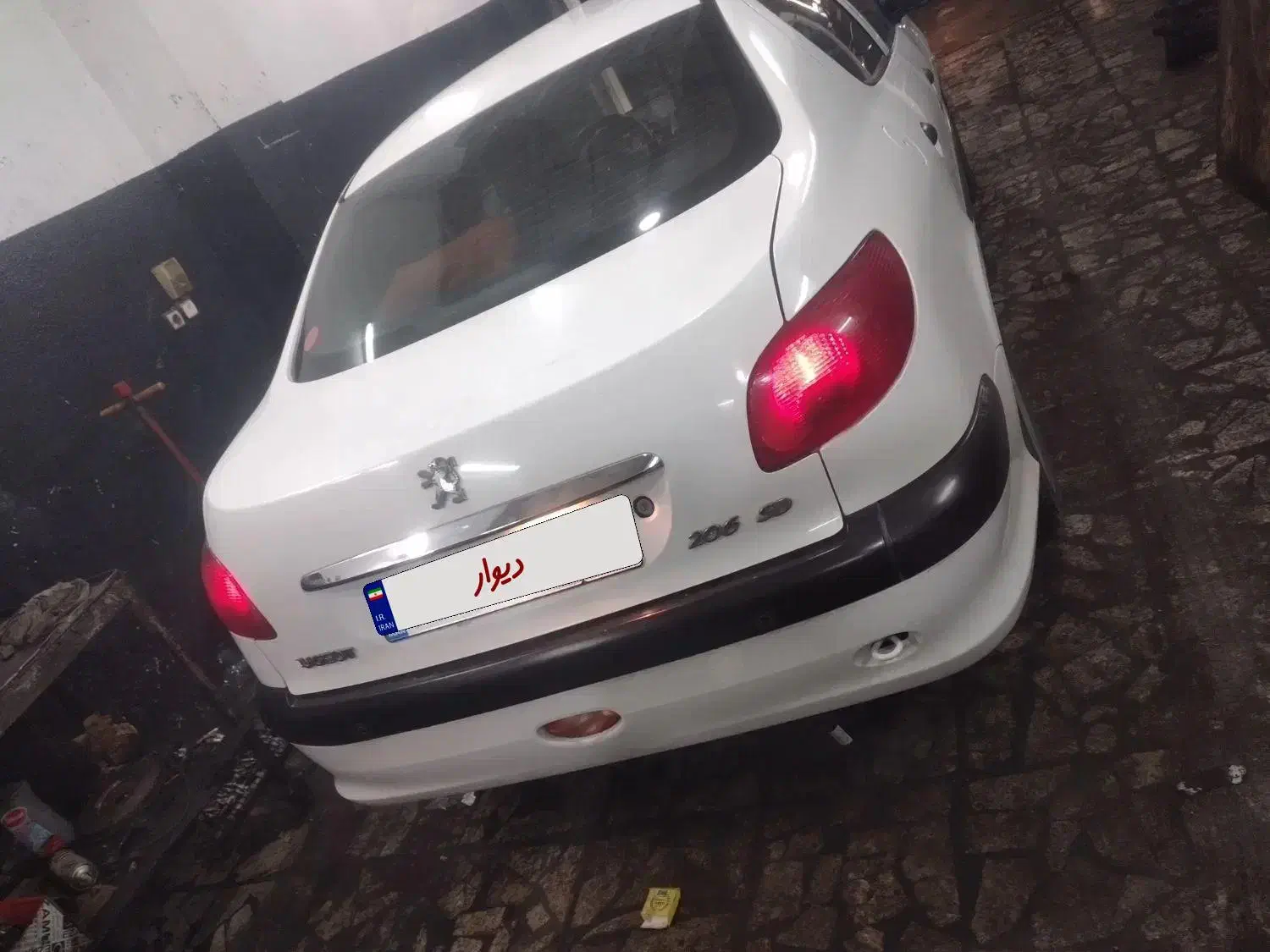 پژو ۲۰۶ صندوق دار v8 - 1393