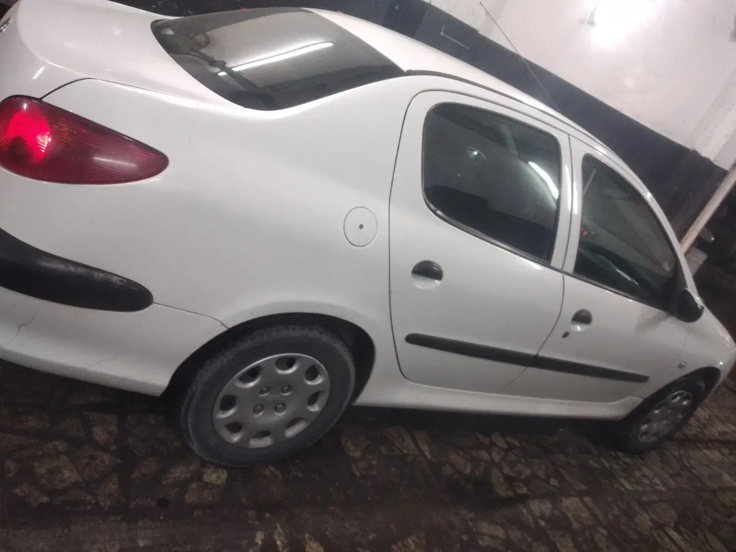 پژو ۲۰۶ صندوق دار v8 - 1393