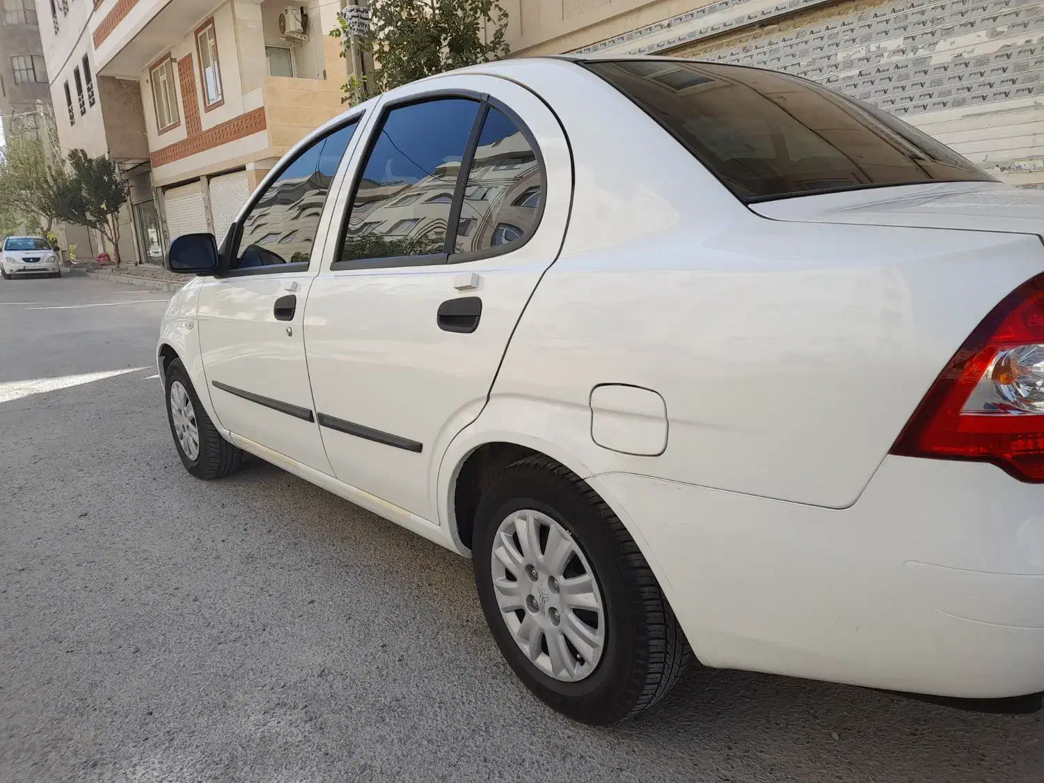 تیبا صندوق دار EX - 1400