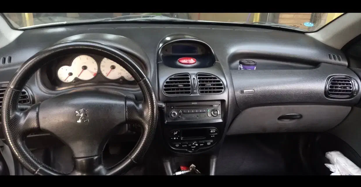 پژو ۲۰۶ صندوق دار v8 - 1394