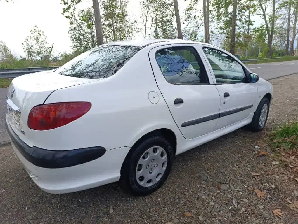 پژو ۲۰۶ صندوق دار v8 - 1389