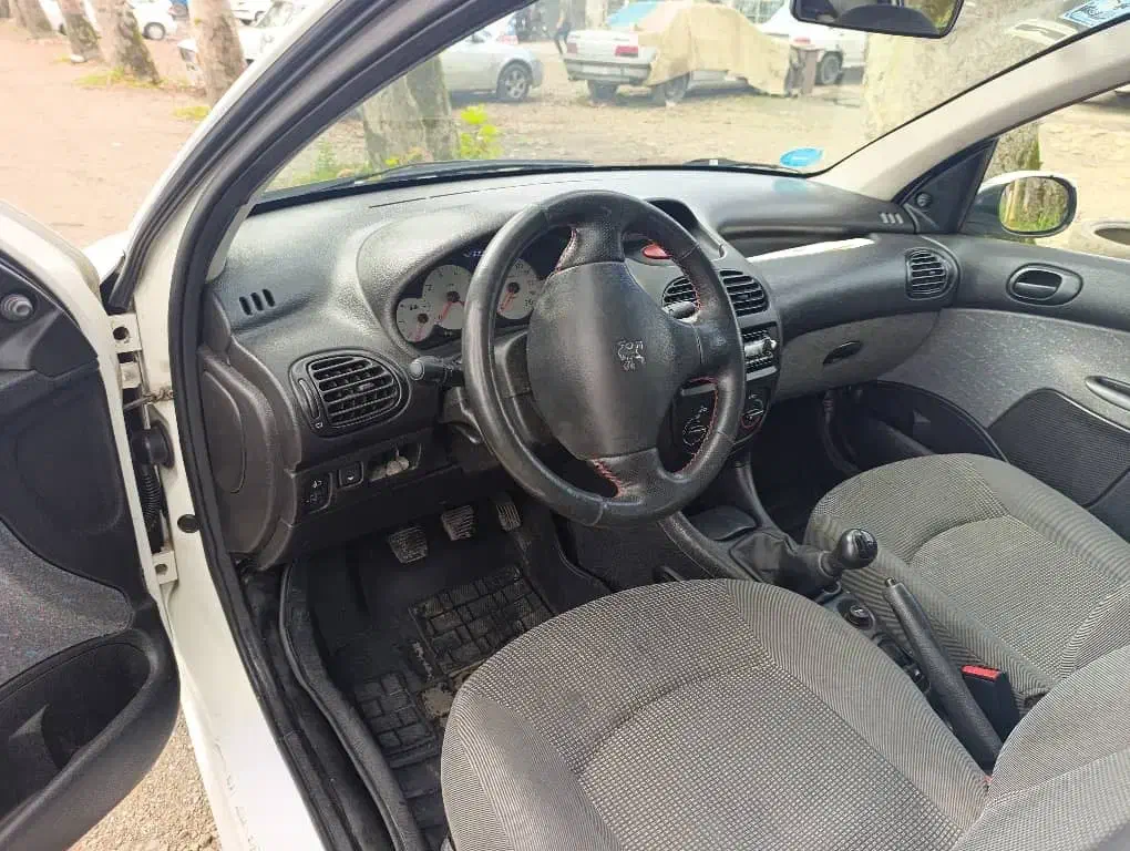 پژو ۲۰۶ صندوق دار v8 - 1389