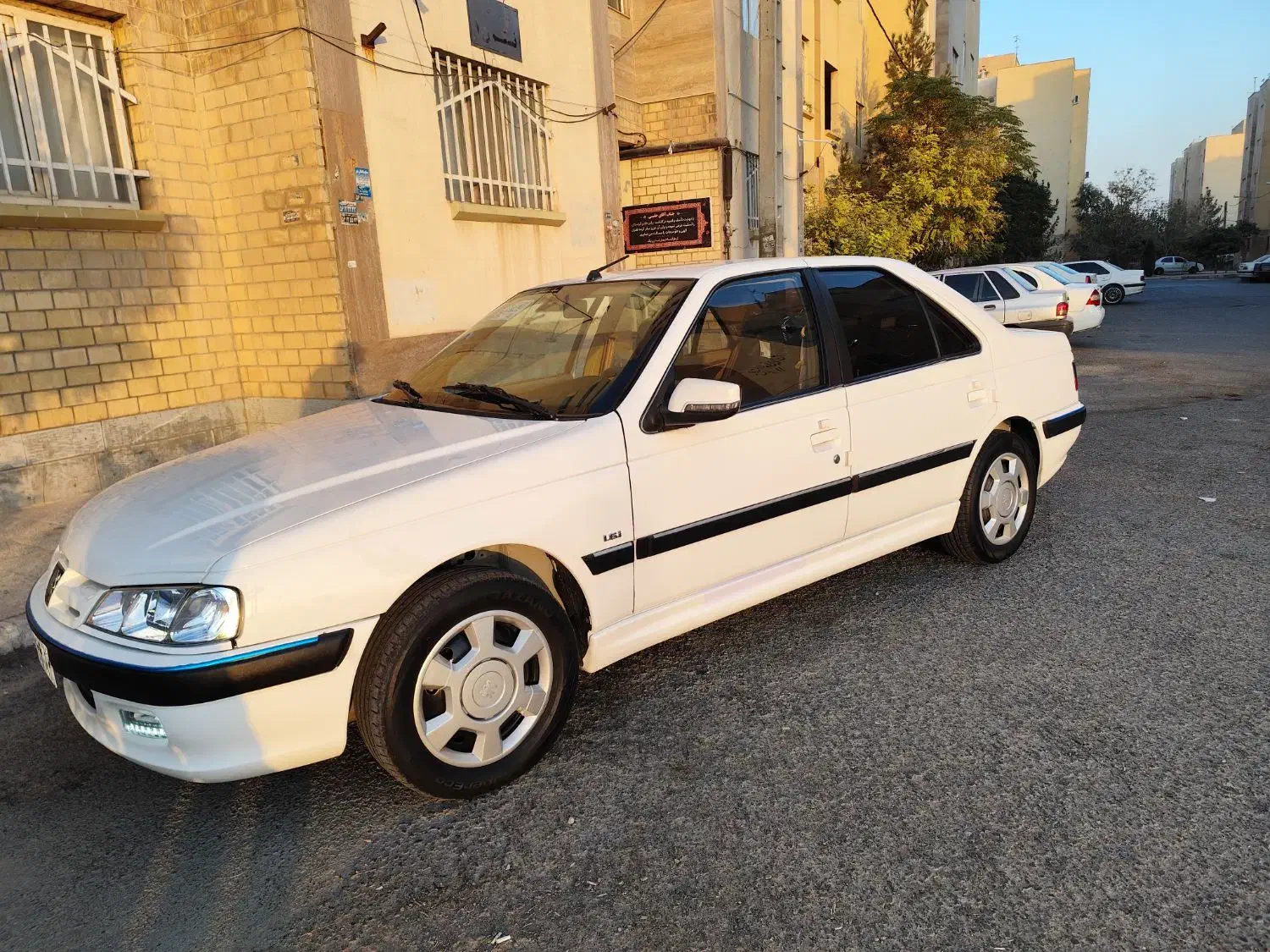 پژو پارس XU7P - 1402