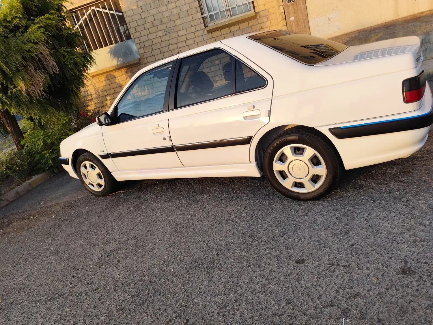 پژو پارس XU7P - 1402