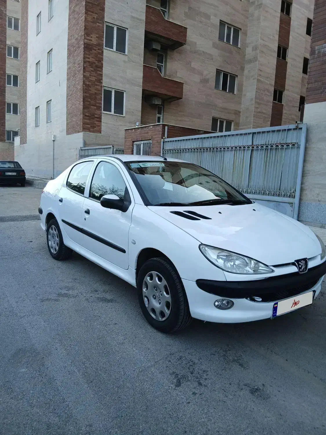 پژو ۲۰۶ صندوق دار v8 - 1390
