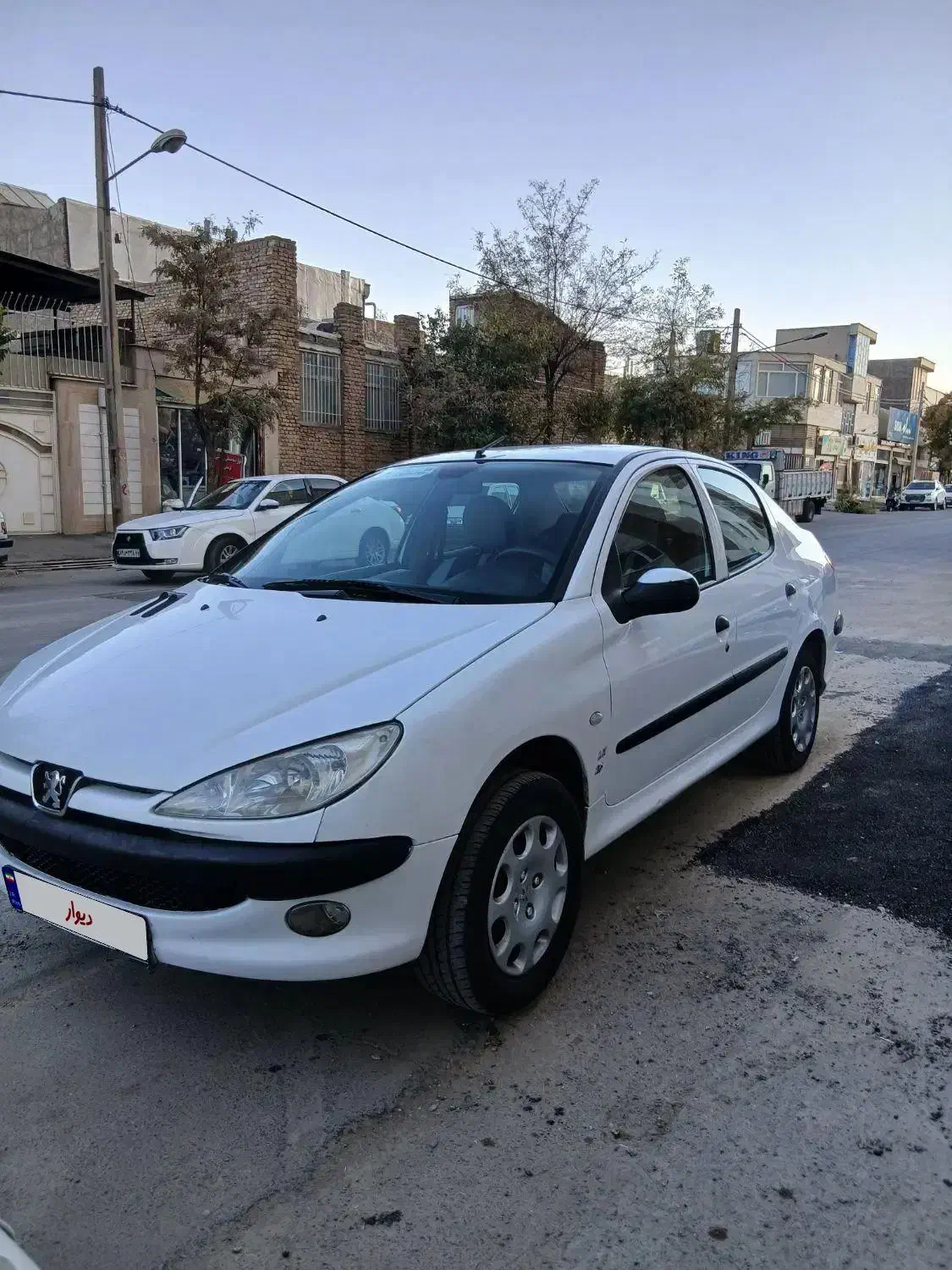 پژو ۲۰۶ صندوق دار v8 - 1390