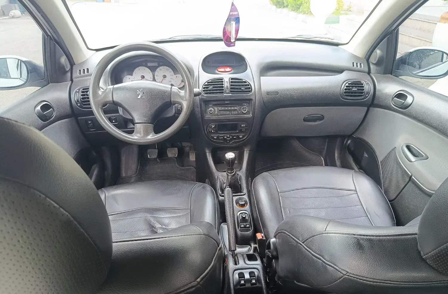 پژو ۲۰۶ صندوق دار v8 - 1396