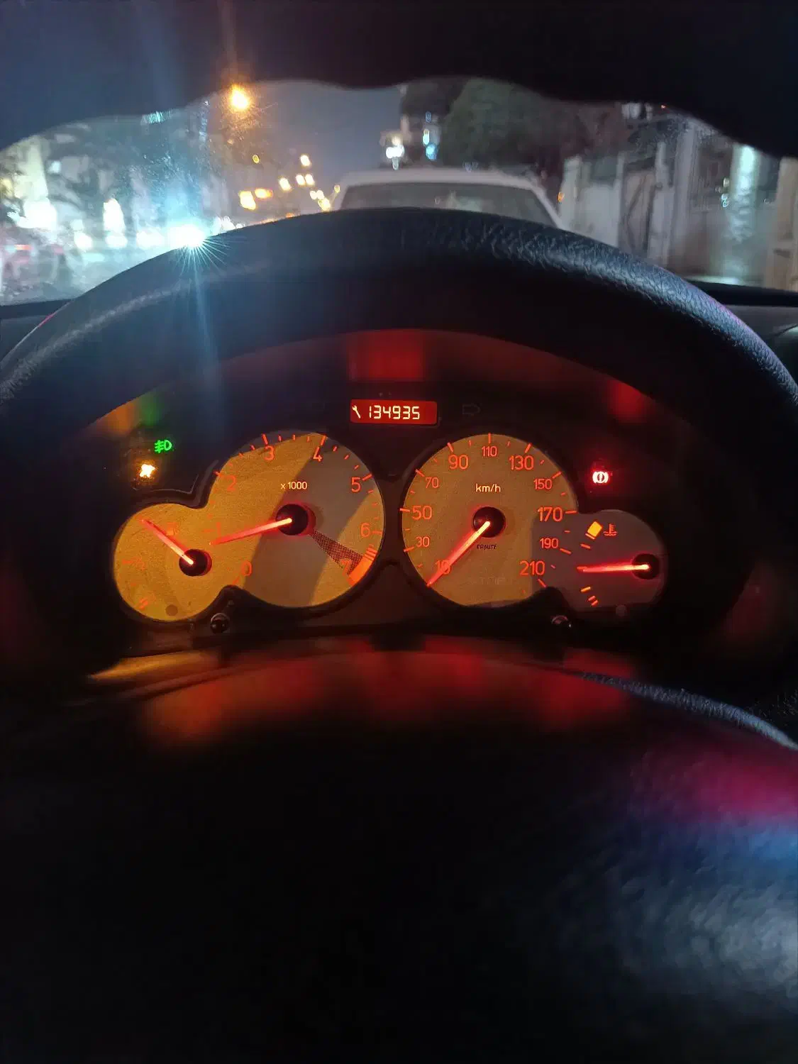 پژو ۲۰۶ صندوق دار v8 - 1396