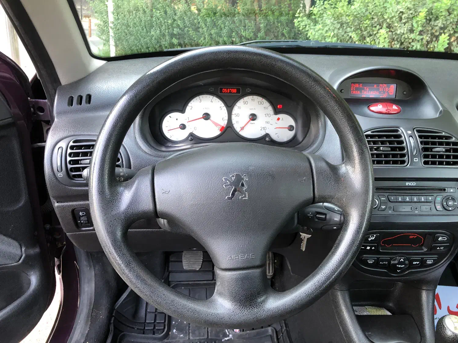 پژو ۲۰۶ صندوق دار v8 - 1394