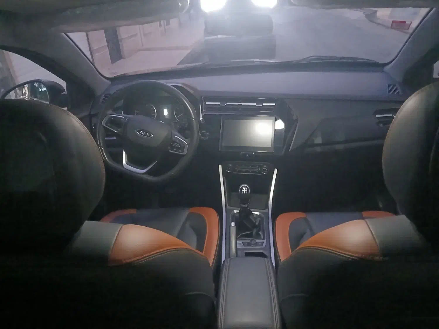 ام وی ام X22 پرو دنده‌ای - 1402