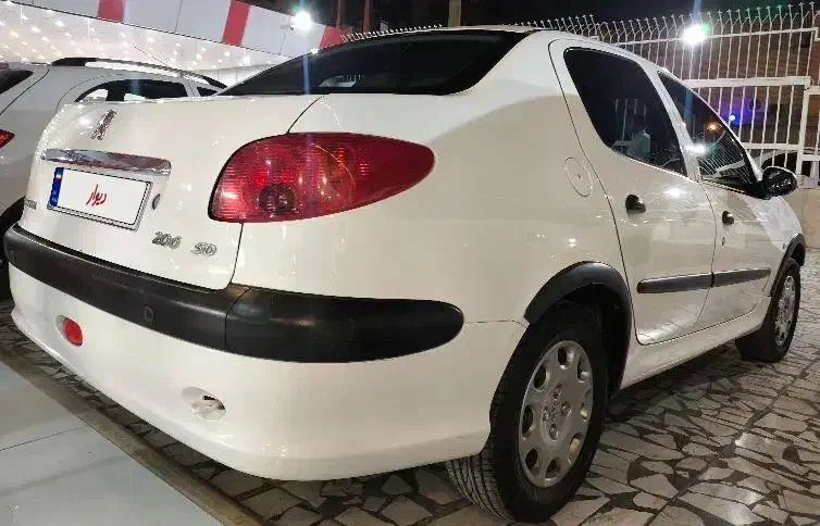 پژو ۲۰۶ صندوق دار v8 - 1397