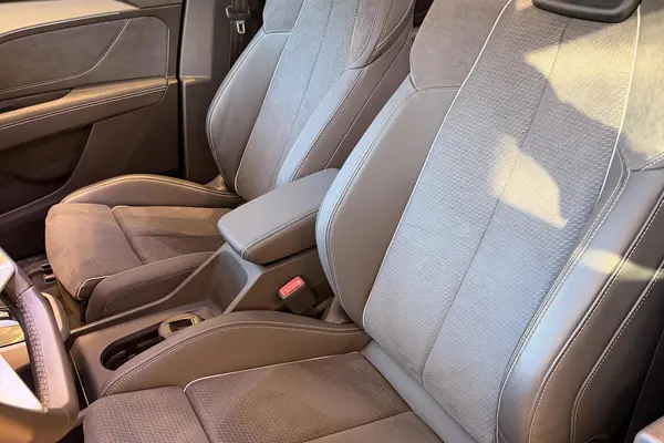 آئودی الکتریکی Q5 ۴۰ - 2024