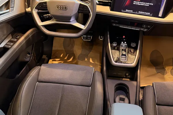 آئودی الکتریکی Q5 ۴۰ - 2024