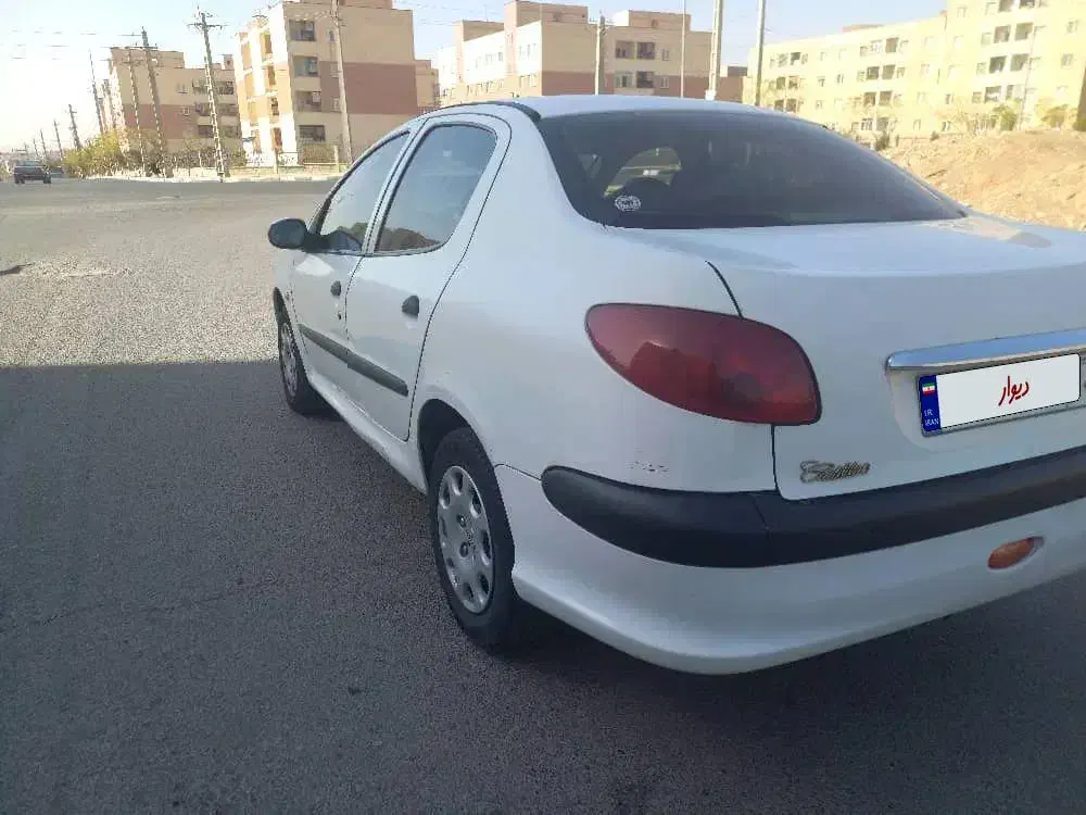 پژو ۲۰۶ صندوق دار v8 - 1393