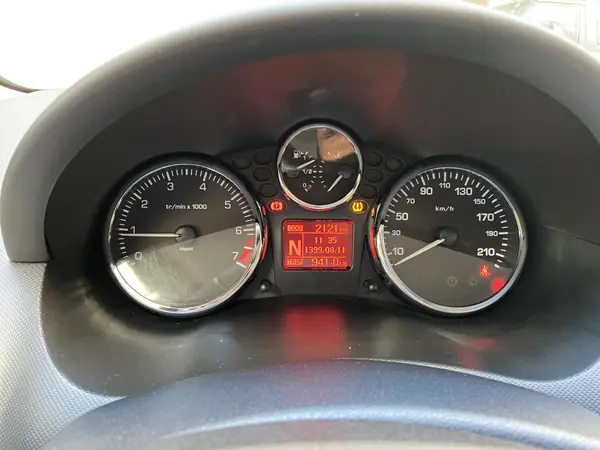 پژو 207 اتوماتیک TU5P - 1403