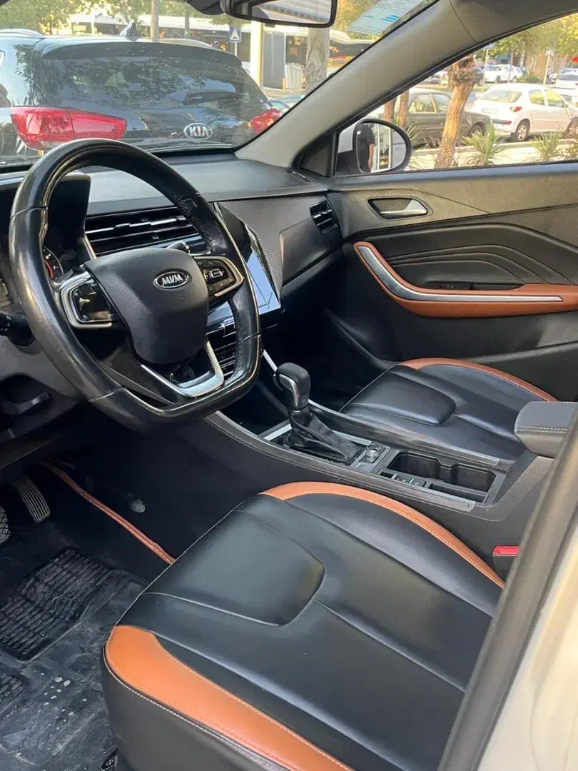 ام وی ام X22 پرو دنده‌ای - 1401