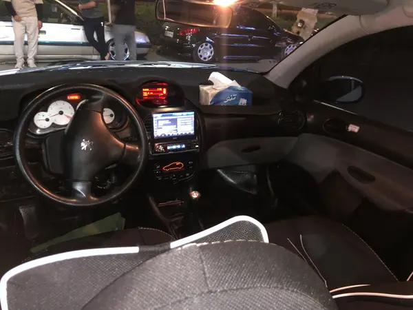 پژو ۲۰۶ صندوق دار v8 - 1396