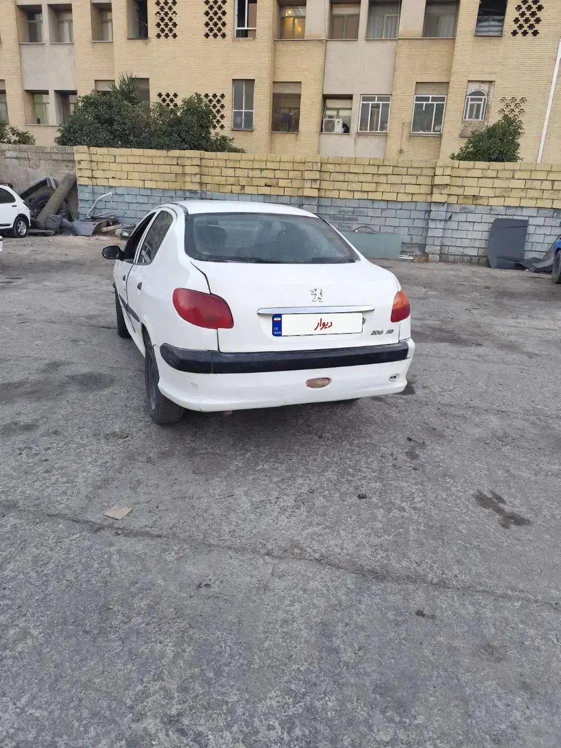 پژو ۲۰۶ صندوق دار v8 - 1389