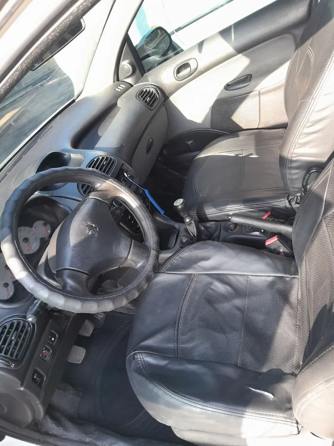 پژو ۲۰۶ صندوق دار v8 - 1393