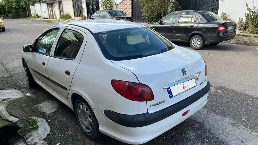 پژو ۲۰۶ صندوق دار v8 - 1394