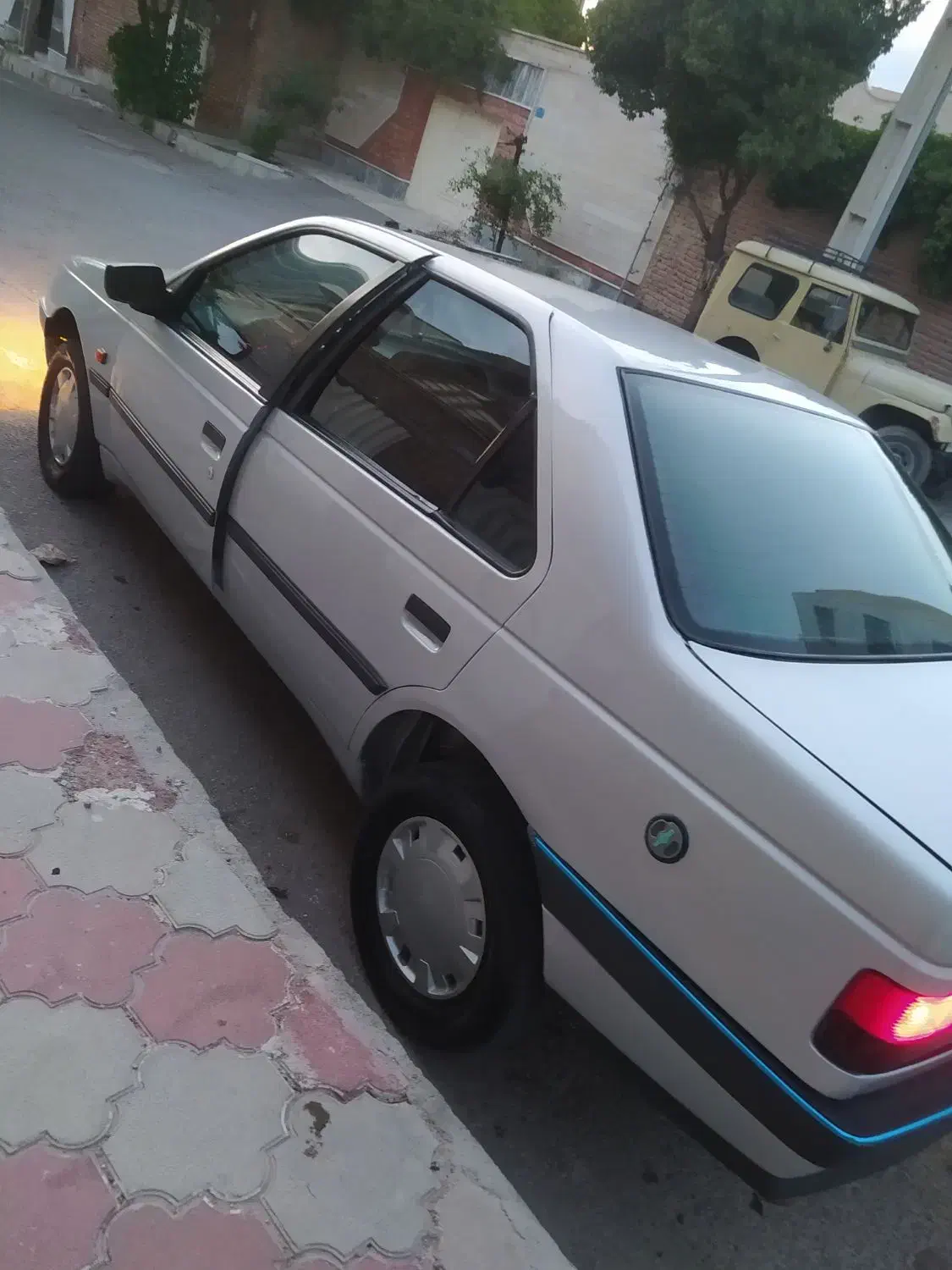 پژو 405 GLX - دوگانه سوز - 1389