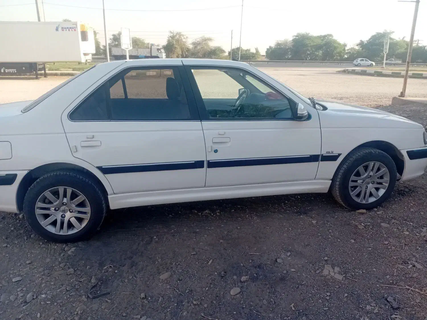 پژو پارس XU7P - 1402