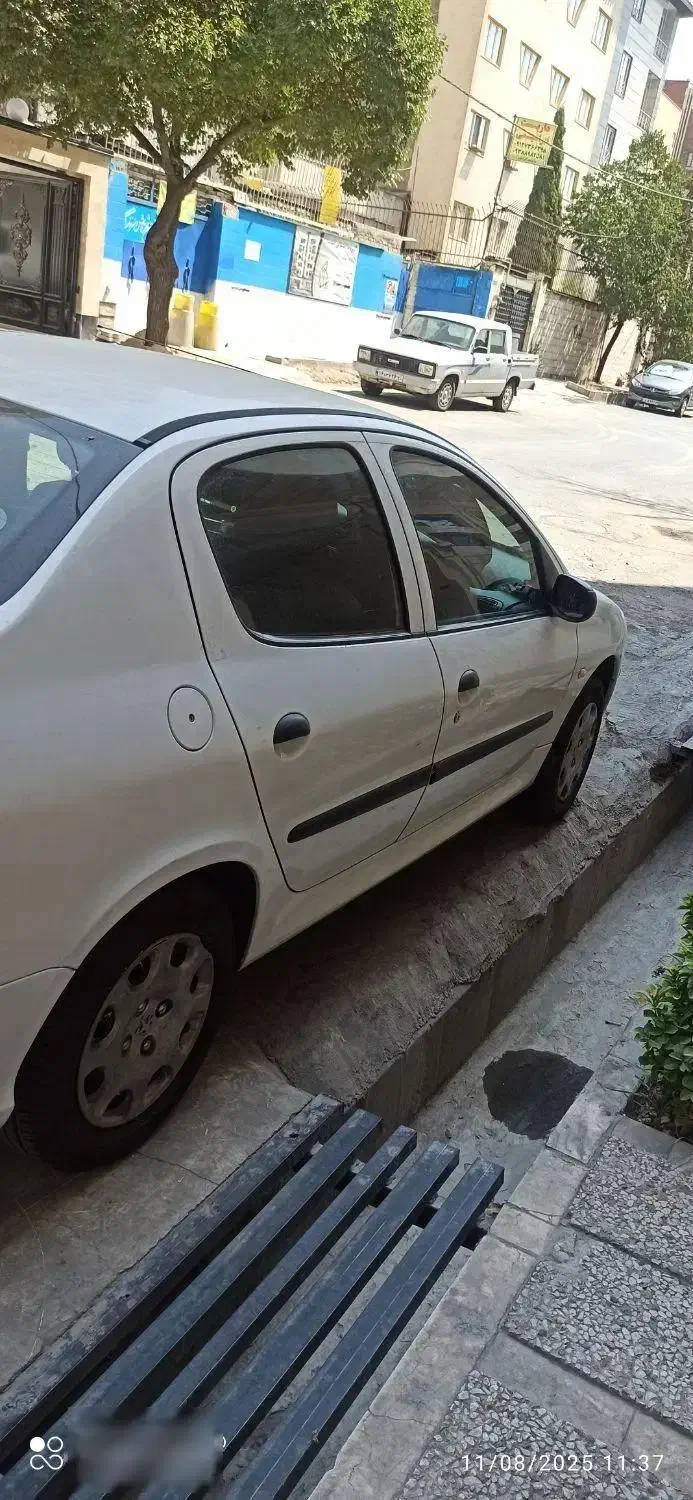 پژو ۲۰۶ صندوق دار v8 - 1394