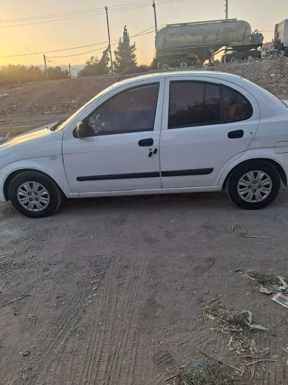 تیبا صندوق دار EX - 1395