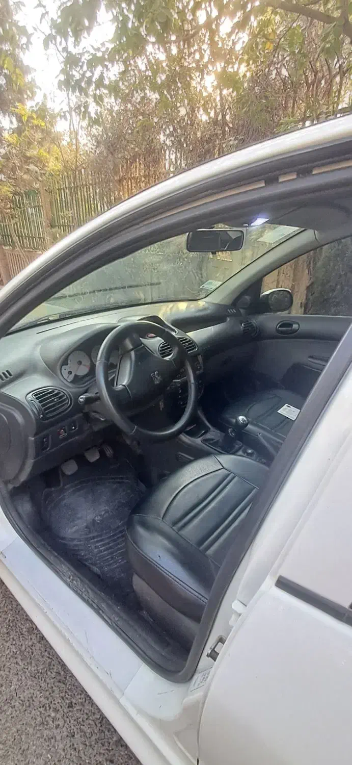 پژو ۲۰۶ صندوق دار v8 - 1398