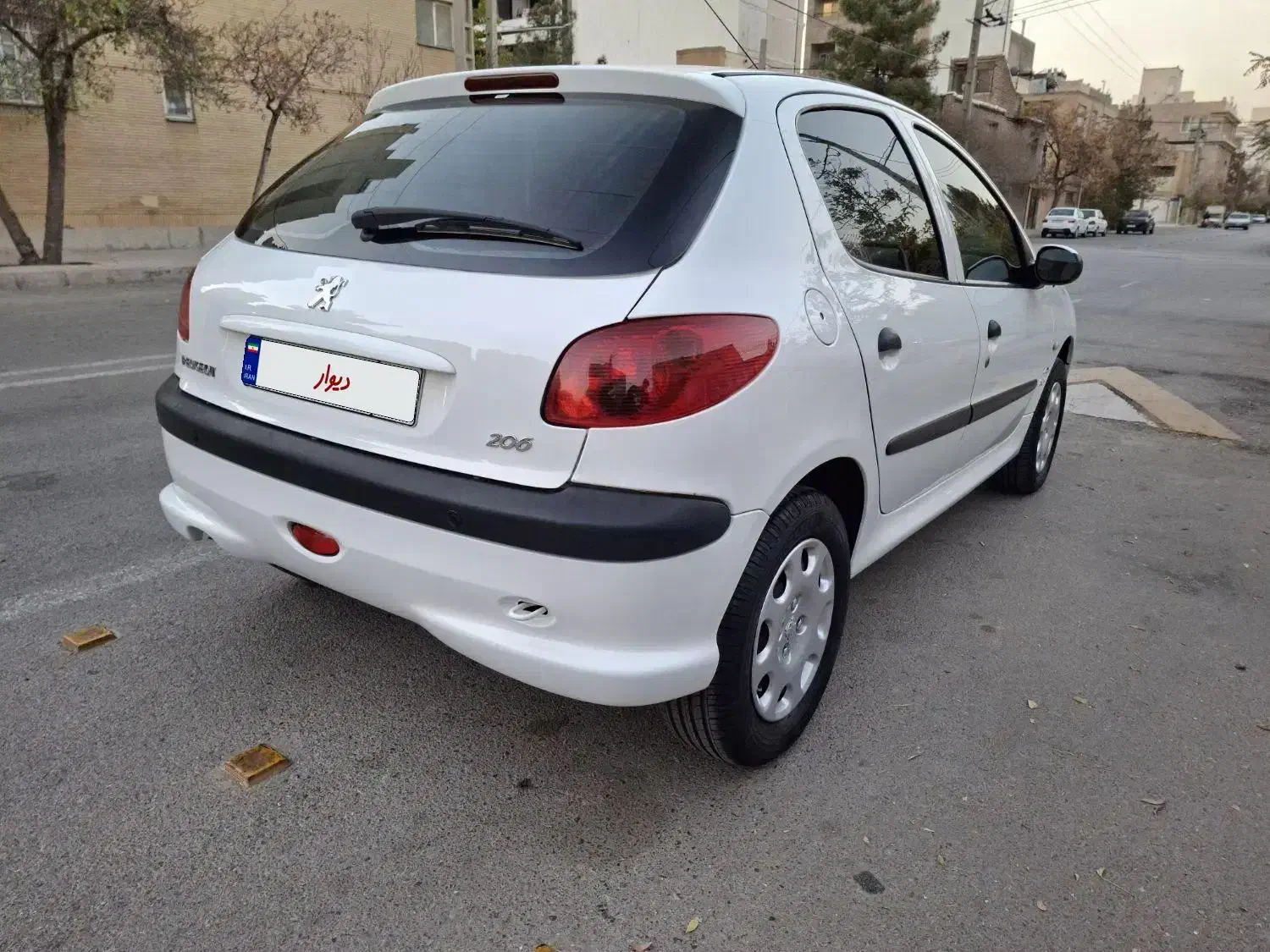پژو 206 تیپ 5 - 1396