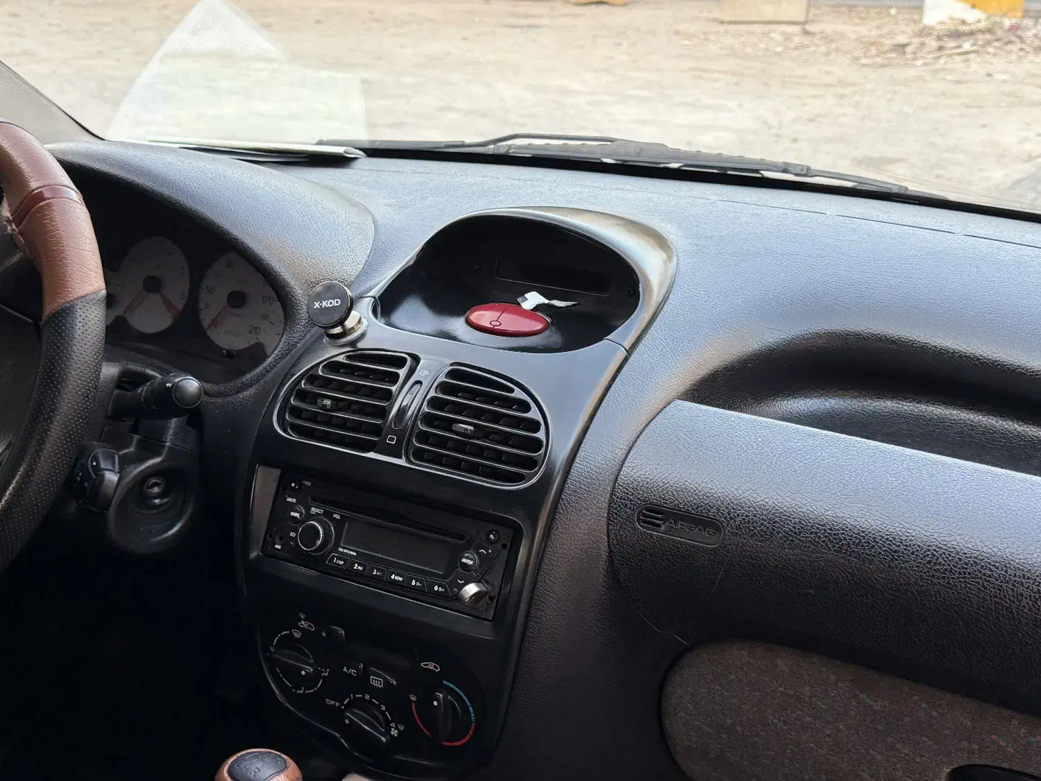 پژو ۲۰۶ صندوق دار v8 - 1391