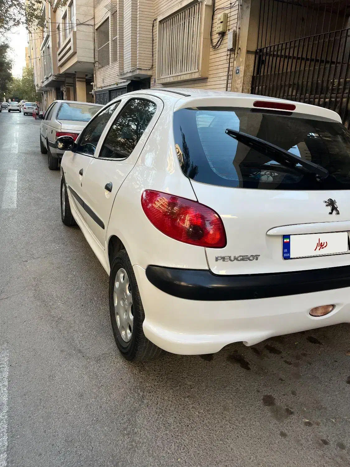 پژو 206 تیپ 5 - 1396