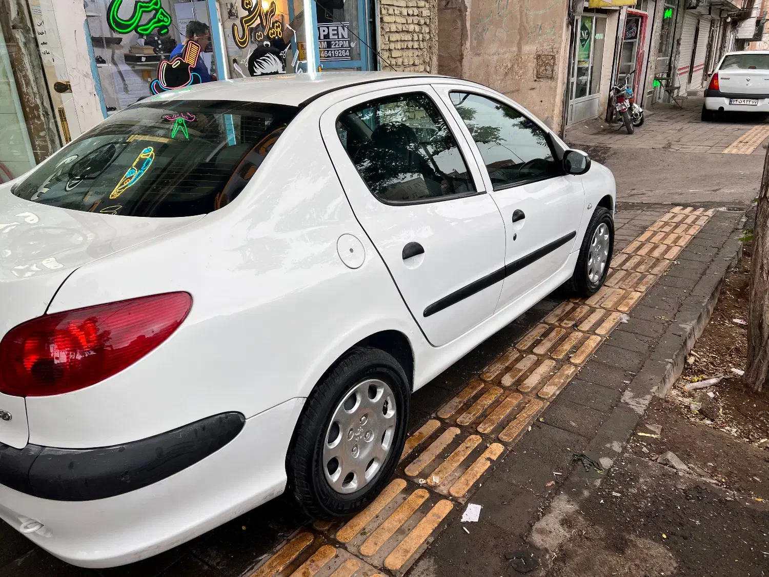 خودرو پژو، ۲۰۶ صندوق دار آگهی ann_20998540