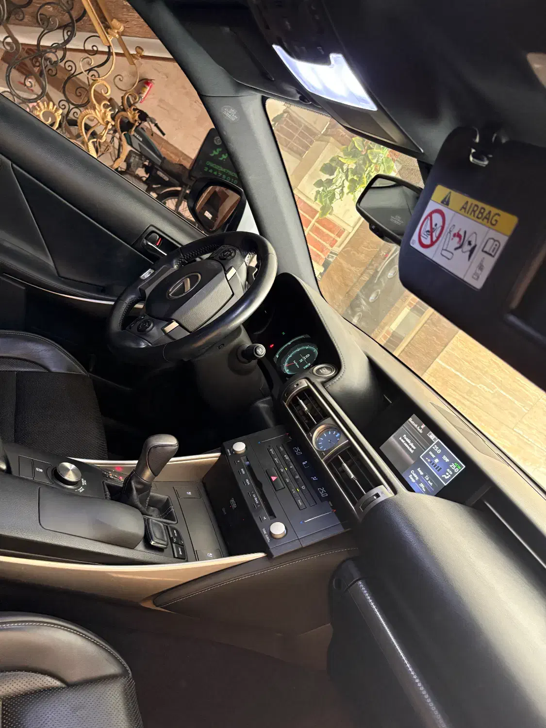 خودرو لکسوس، IS آگهی ann_21104684