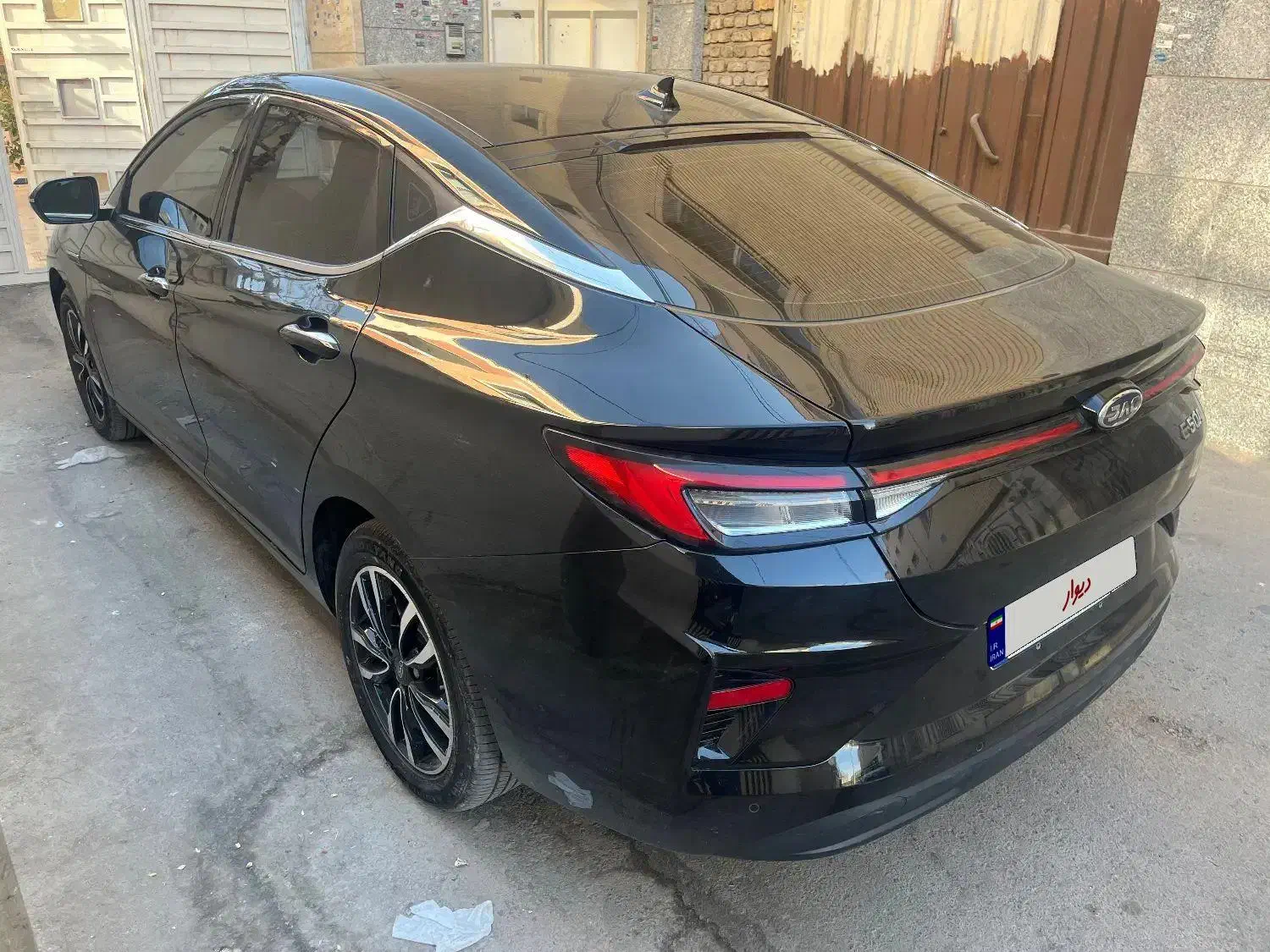 خودرو کی ام سی، EJ7 آگهی ann_21189320