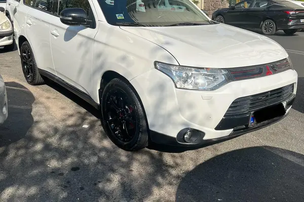 خودرو میتسوبیشی، اوتلندر آگهی ann_21237189