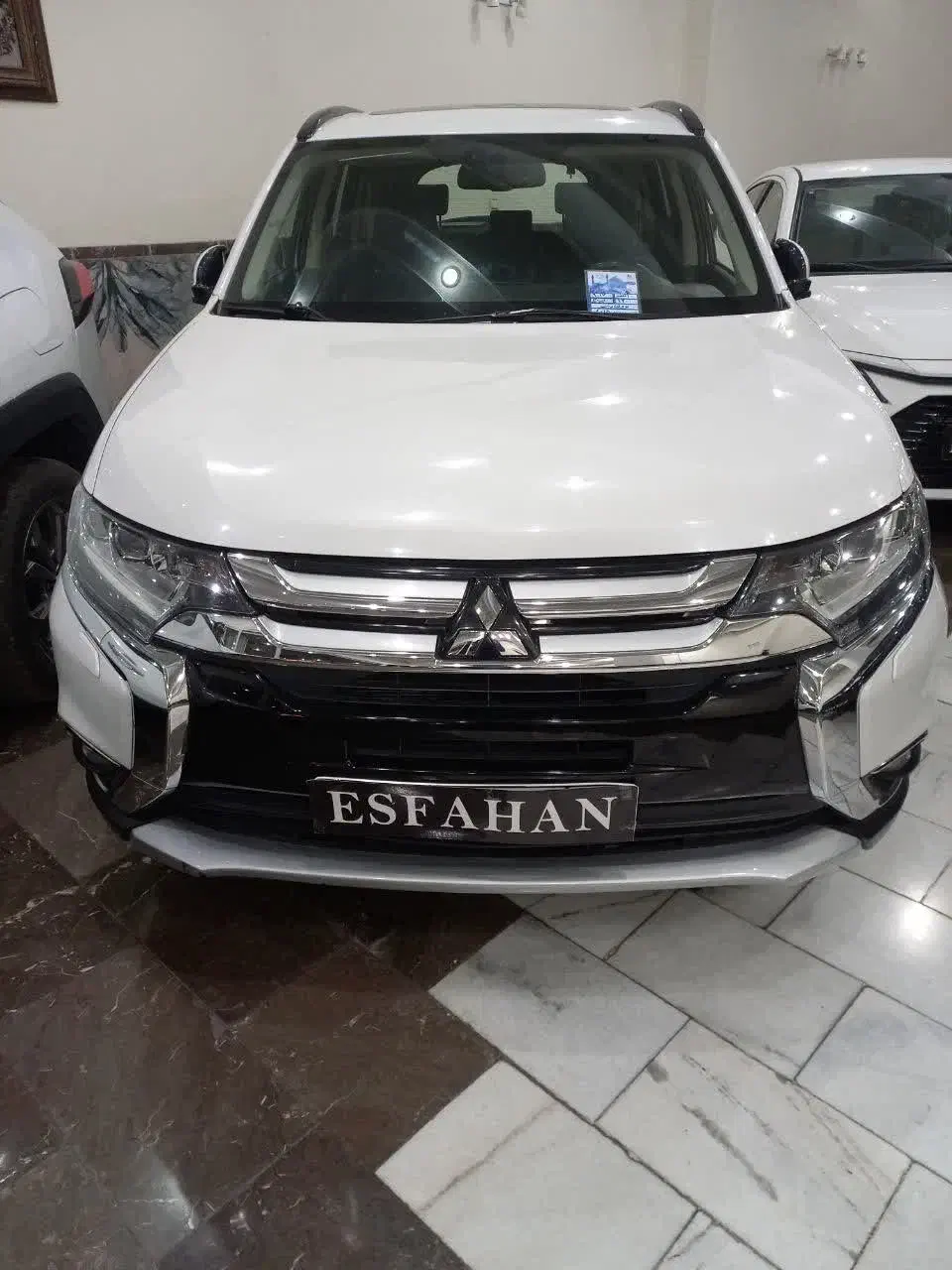 خودرو میتسوبیشی، اوتلندر آگهی ann_21275423