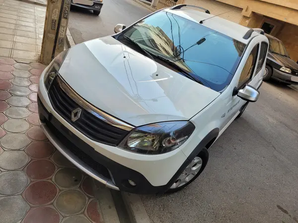 خودرو رنو، ساندرو استپ وی آگهی ann_21284572