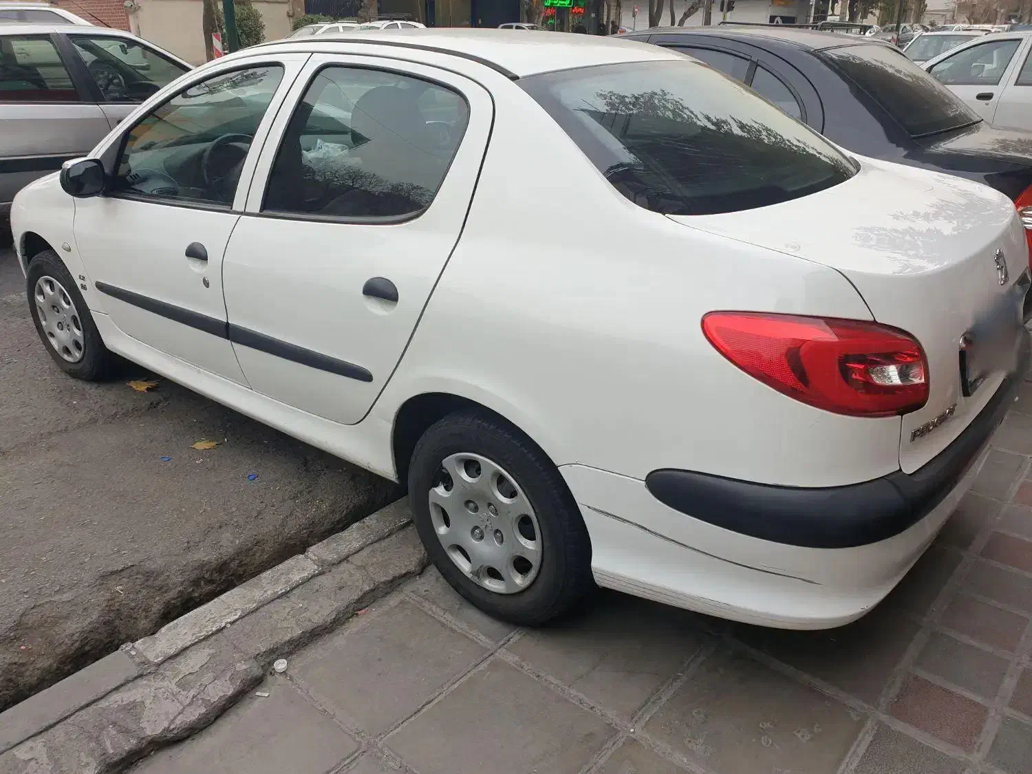 خودرو پژو، ۲۰۶ صندوق دار آگهی ann_21332101