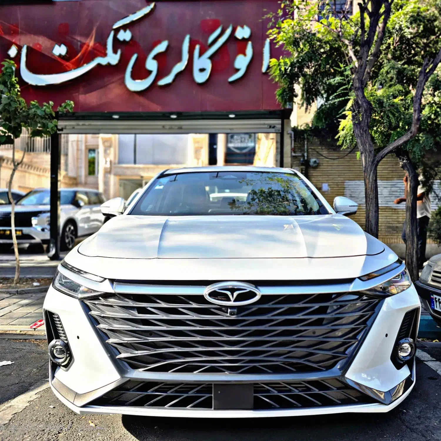 خودرو فونیکس، آریزو 8 آگهی ann_21402028