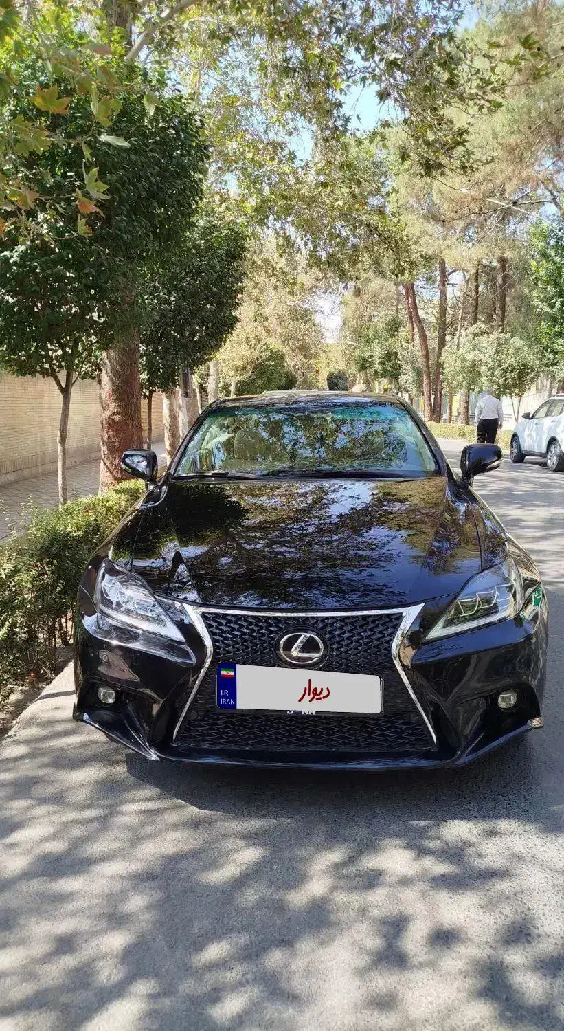 خودرو لکسوس، IS کروک آگهی ann_22443430