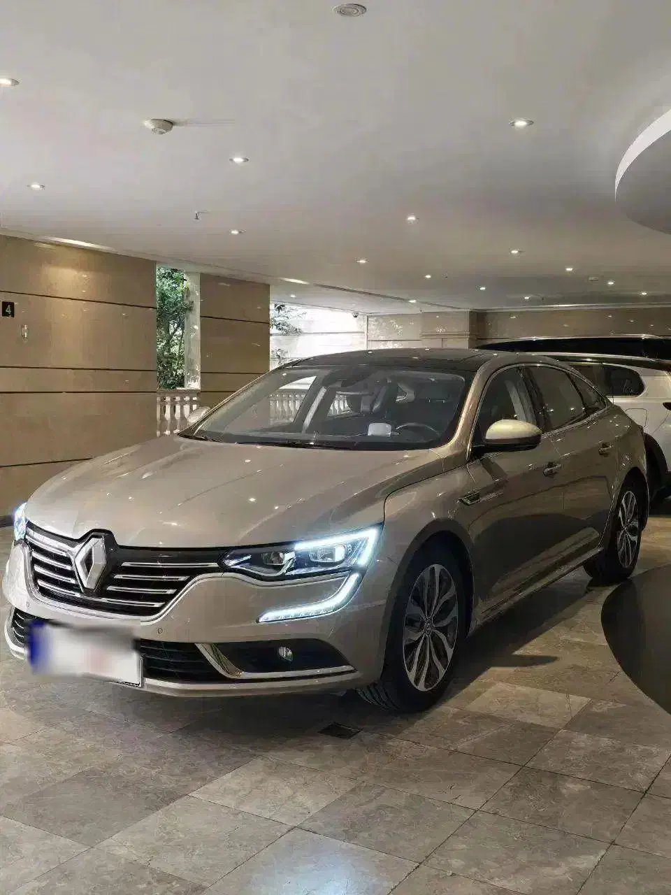 خودرو رنو، تالیسمان آگهی ann_22465585