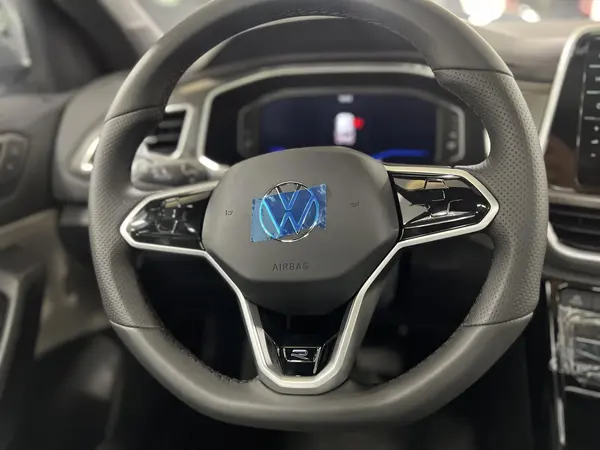 خودرو فولکس، تی راک آگهی ann_22479108