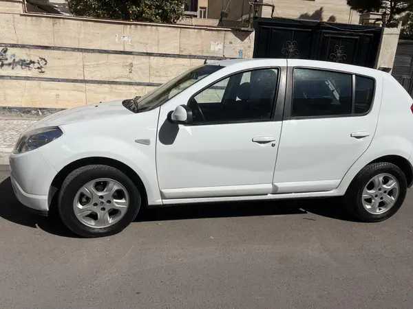 خودرو رنو، ساندرو آگهی ann_22503400