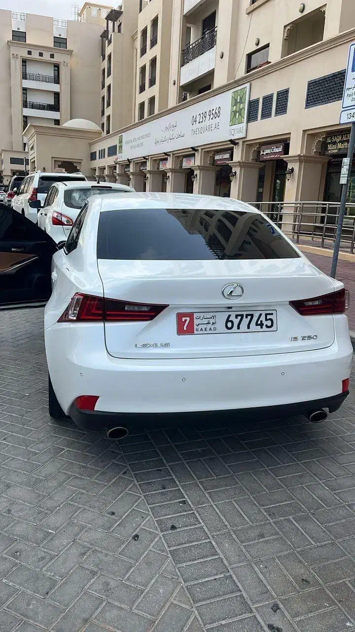 خودرو لکسوس، IS آگهی ann_22507197