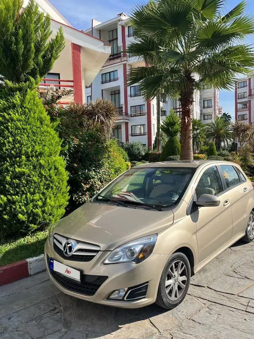 خودرو بایک، سابرینا مونتاژ آگهی ann_22531291