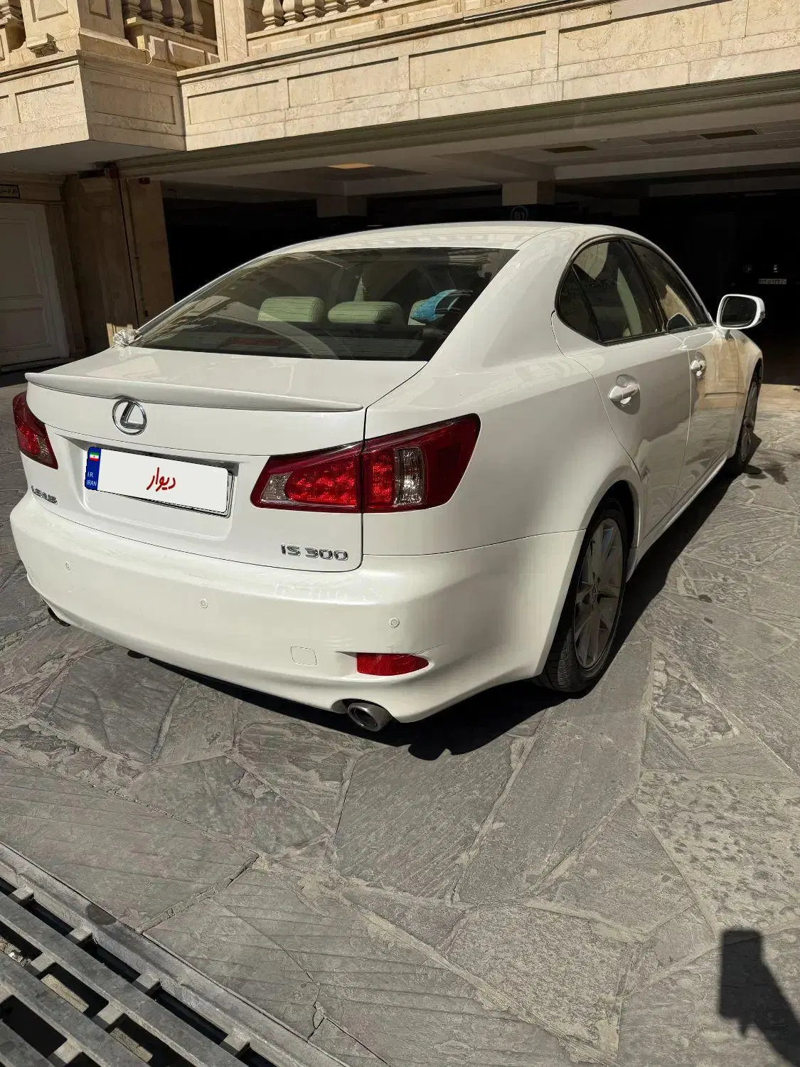 خودرو لکسوس، IS آگهی ann_23667204