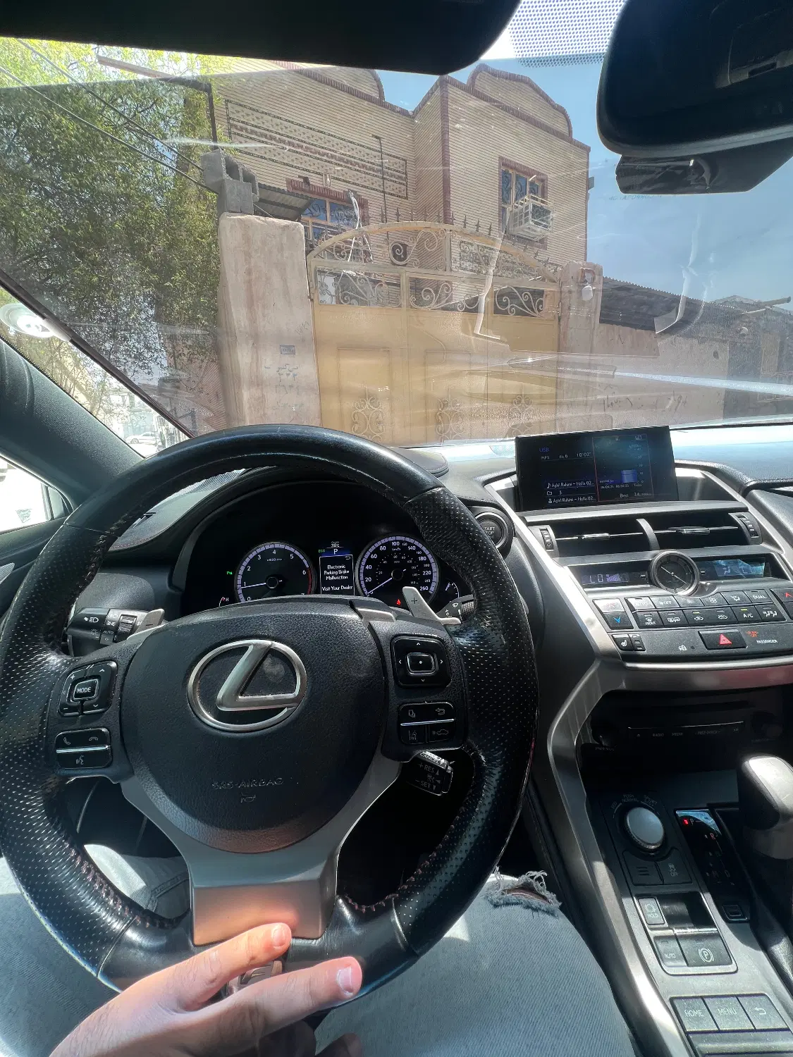 خودرو لکسوس، NX آگهی ann_23705007
