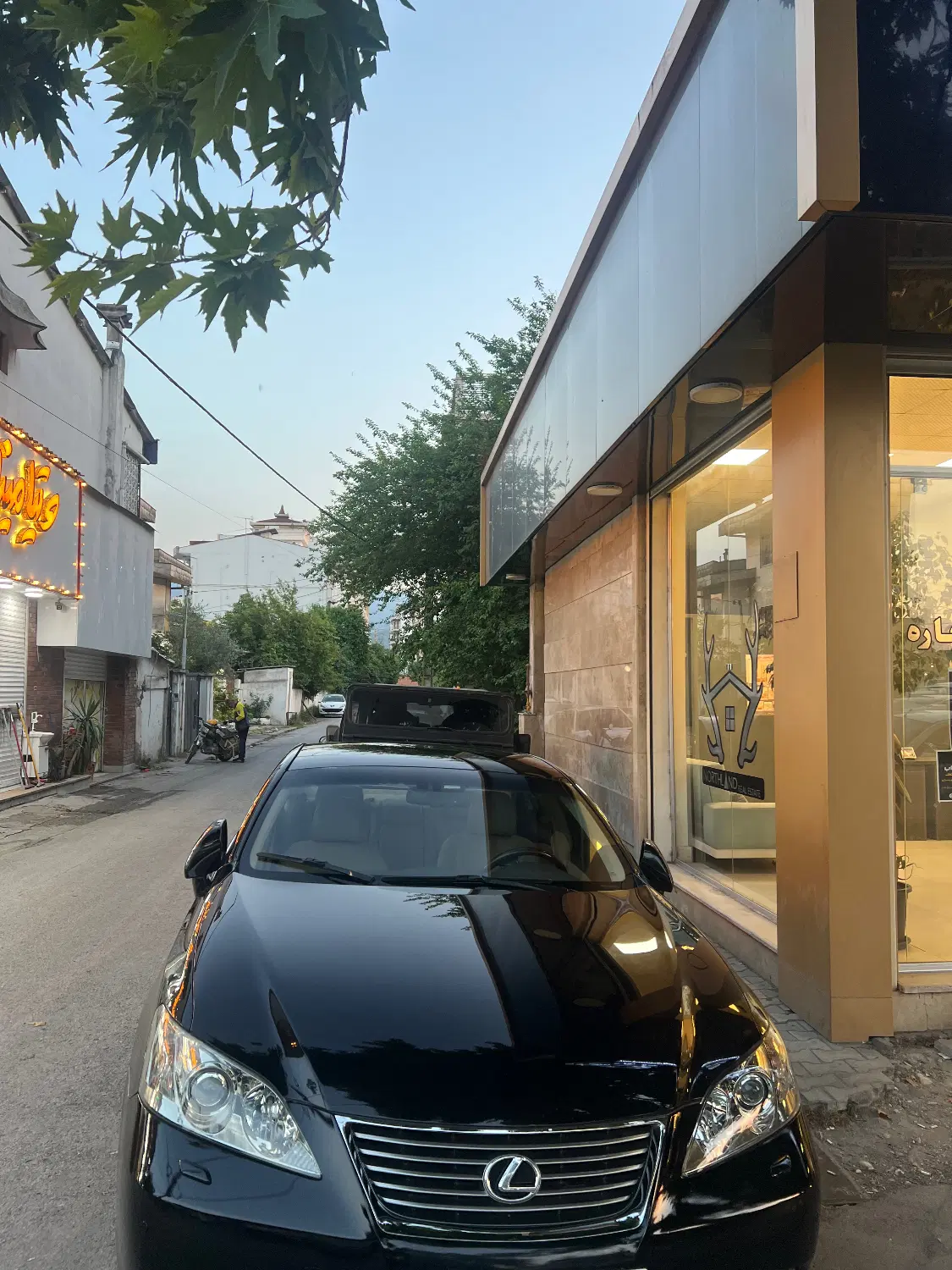 خودرو لکسوس، ES آگهی ann_23818370