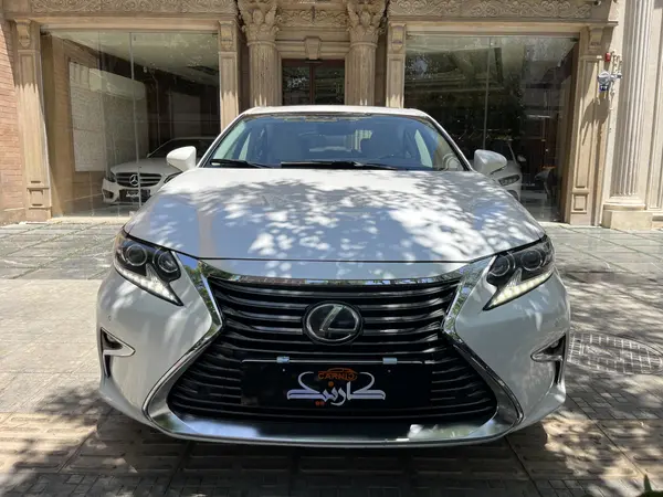 خودرو لکسوس، ES آگهی ann_23898410